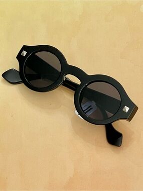 Free People Glossy Black Round Modern Bohemian Sunglasses
